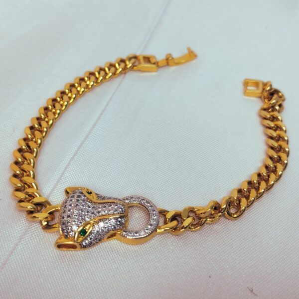 Pulseira folheada a ouro com brilho e leveza