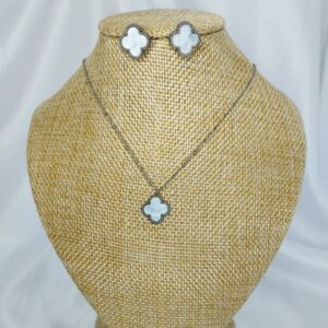 Conjunto de Aço Trevo Branco